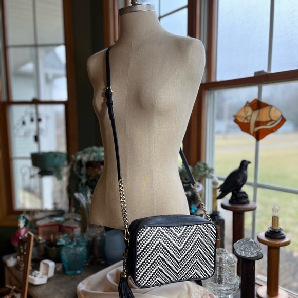 MICHAEL KORS MEDIUM BAG WOVEN LEATHER GINNY NWOT CROSSBODY ADMIRAL NAVY MMK - Picture 1 of 10